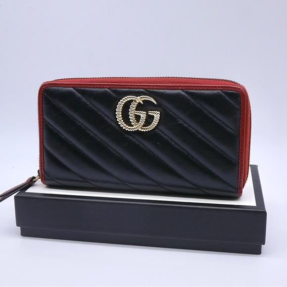 Gucci Handbags - 🍓GUCCI GG Logo Wallet